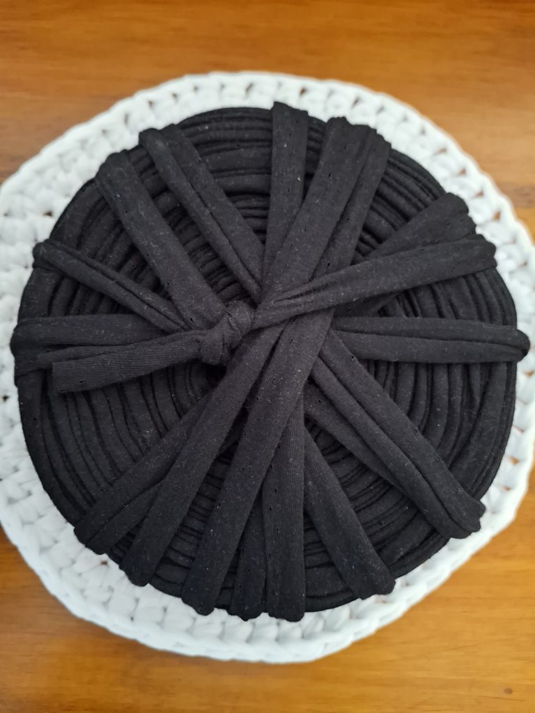 Black T-Shirt Yarn - Plain